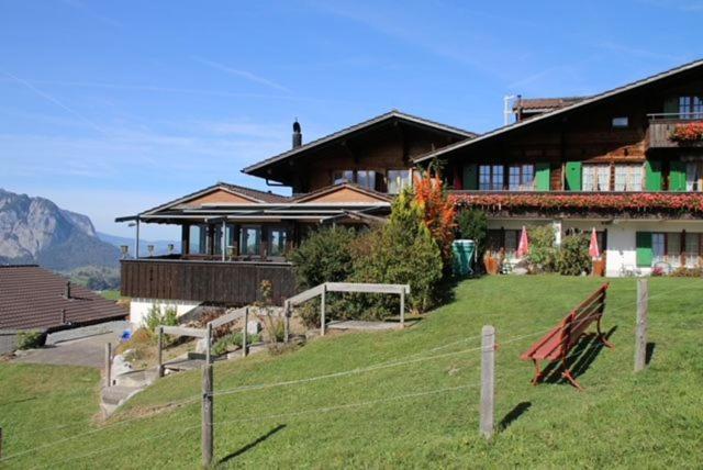Bergblick Lodge - 3 Sterne Garni - Neueroffnung Aeschi Bei Spiez Exterior photo