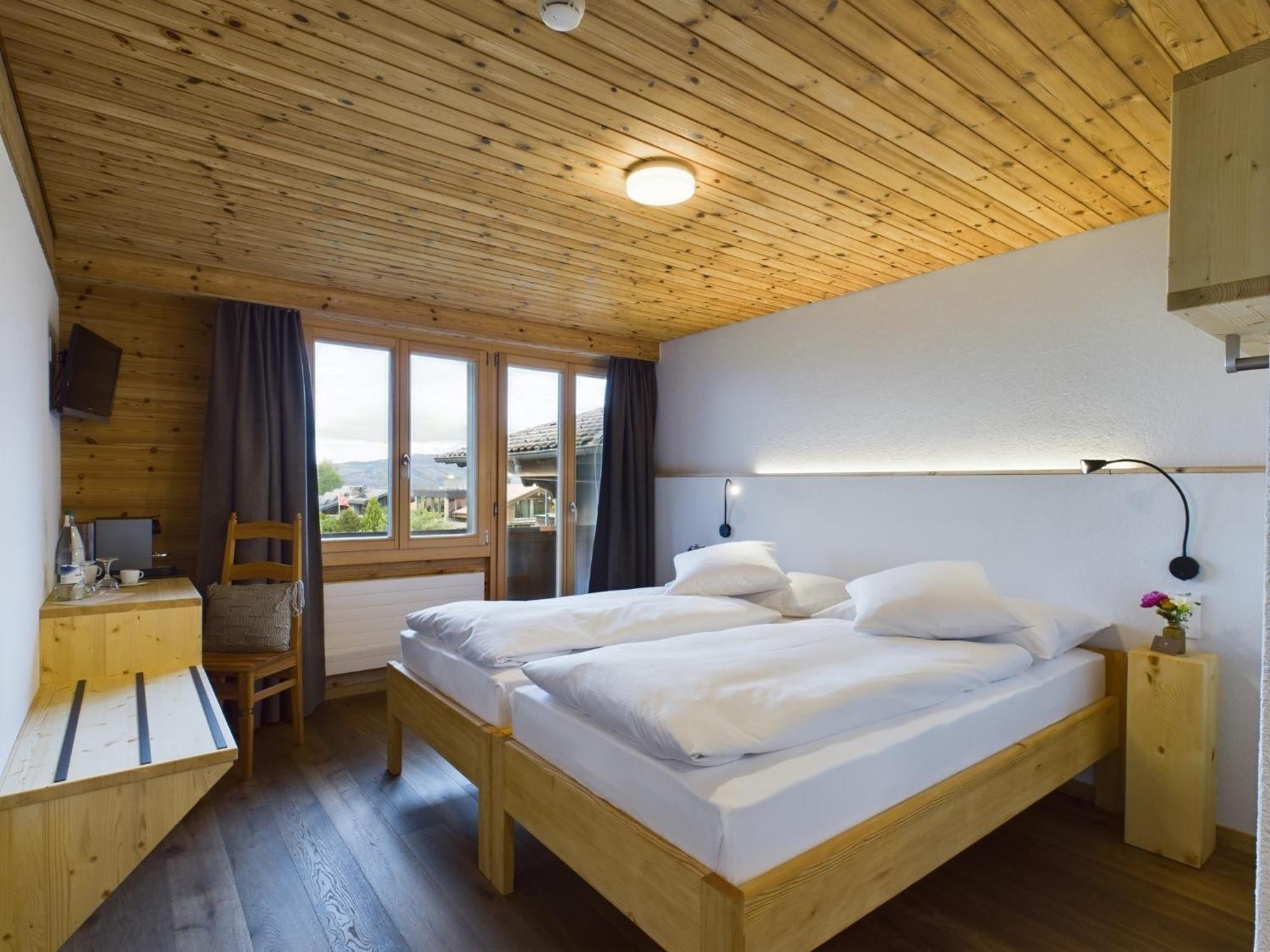Bergblick Lodge - 3 Sterne Garni - Neueroeffnung Aeschi Bei Spiez Exterior photo