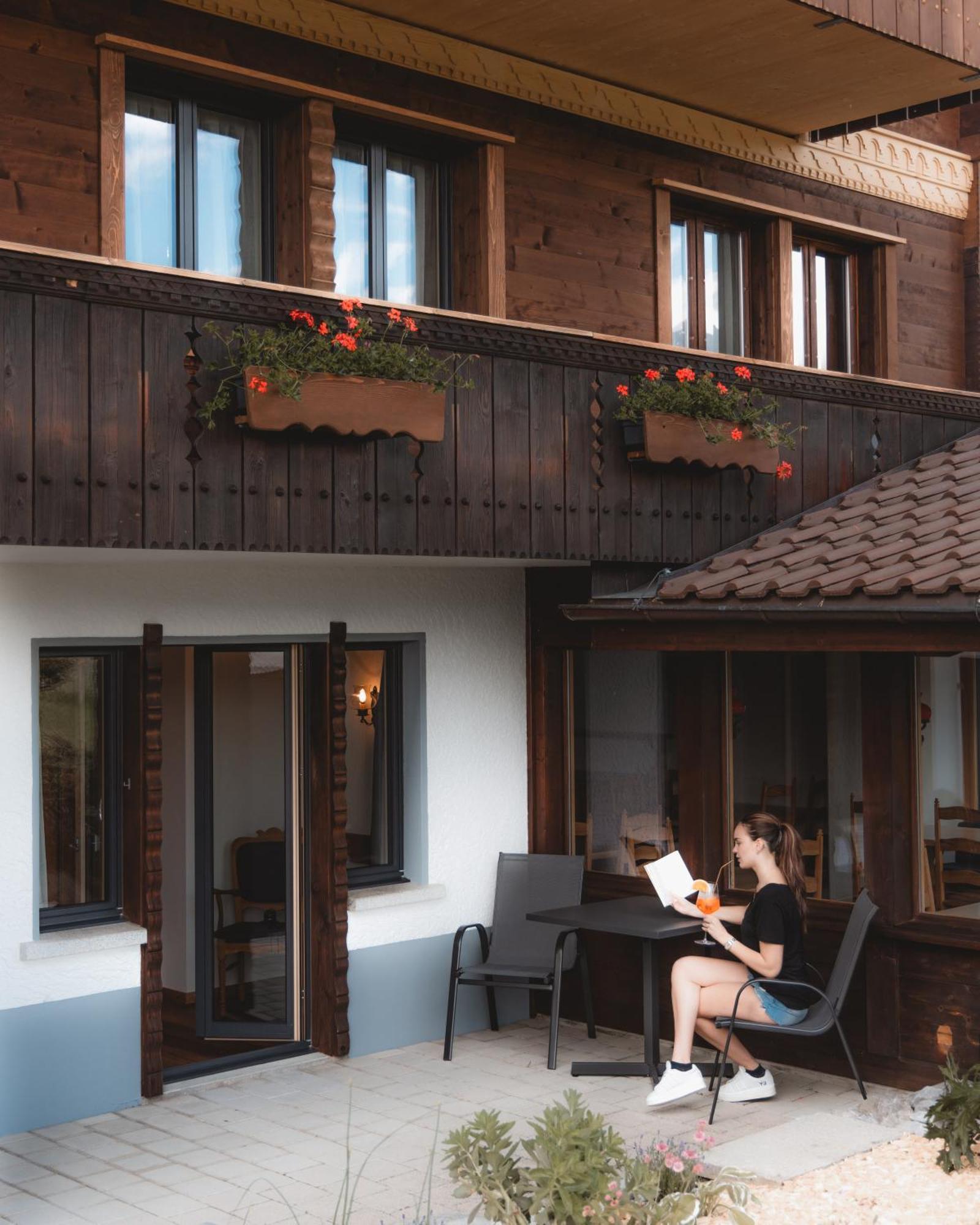 Bergblick Lodge - 3 Sterne Garni - Neueroeffnung Aeschi Bei Spiez Exterior photo