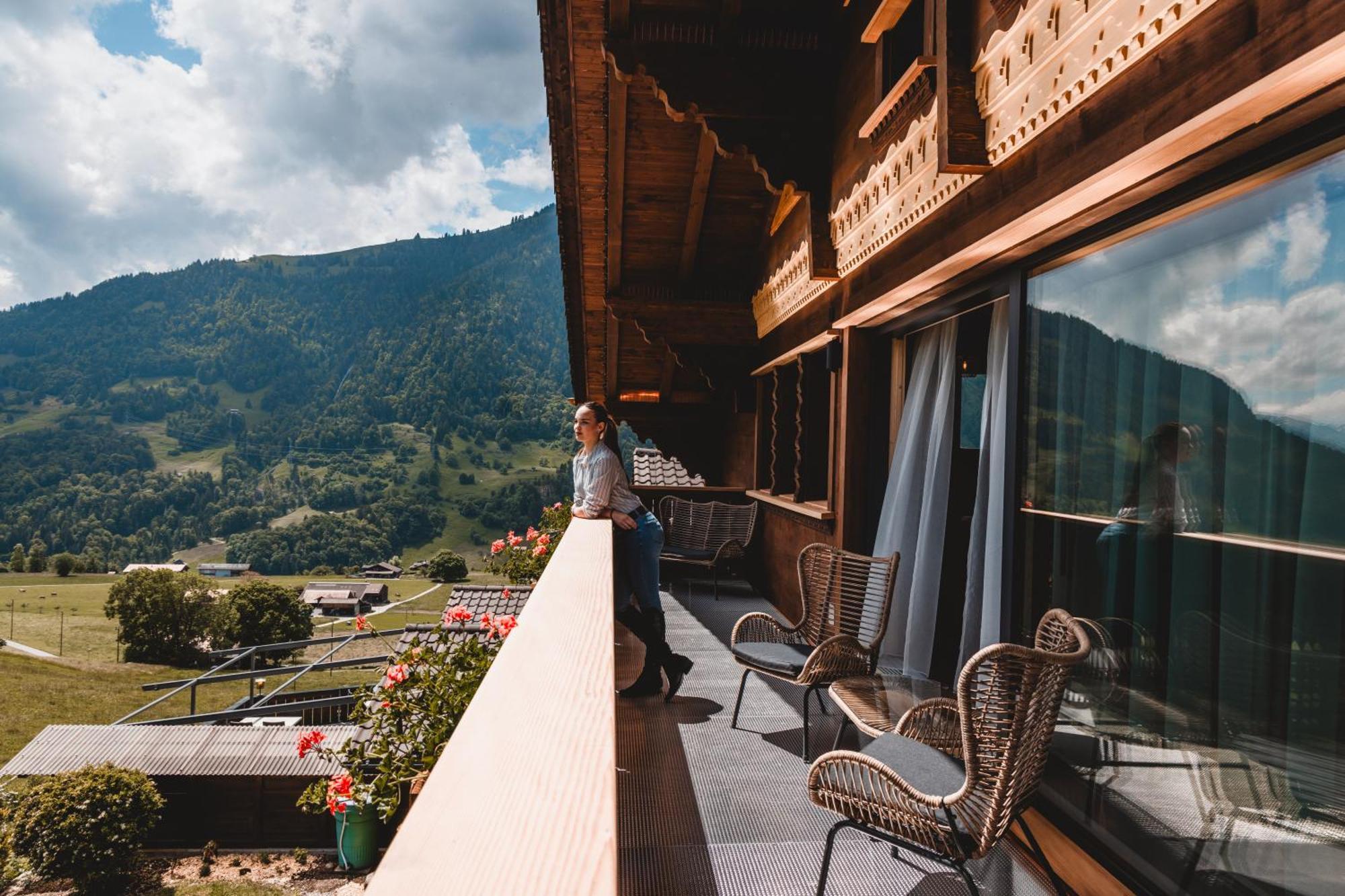 Bergblick Lodge - 3 Sterne Garni - Neueroeffnung Aeschi Bei Spiez Exterior photo